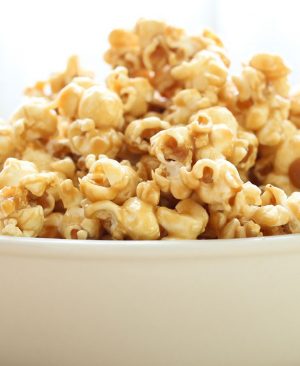 salted-caramel-popcorn-1-e1444414640675